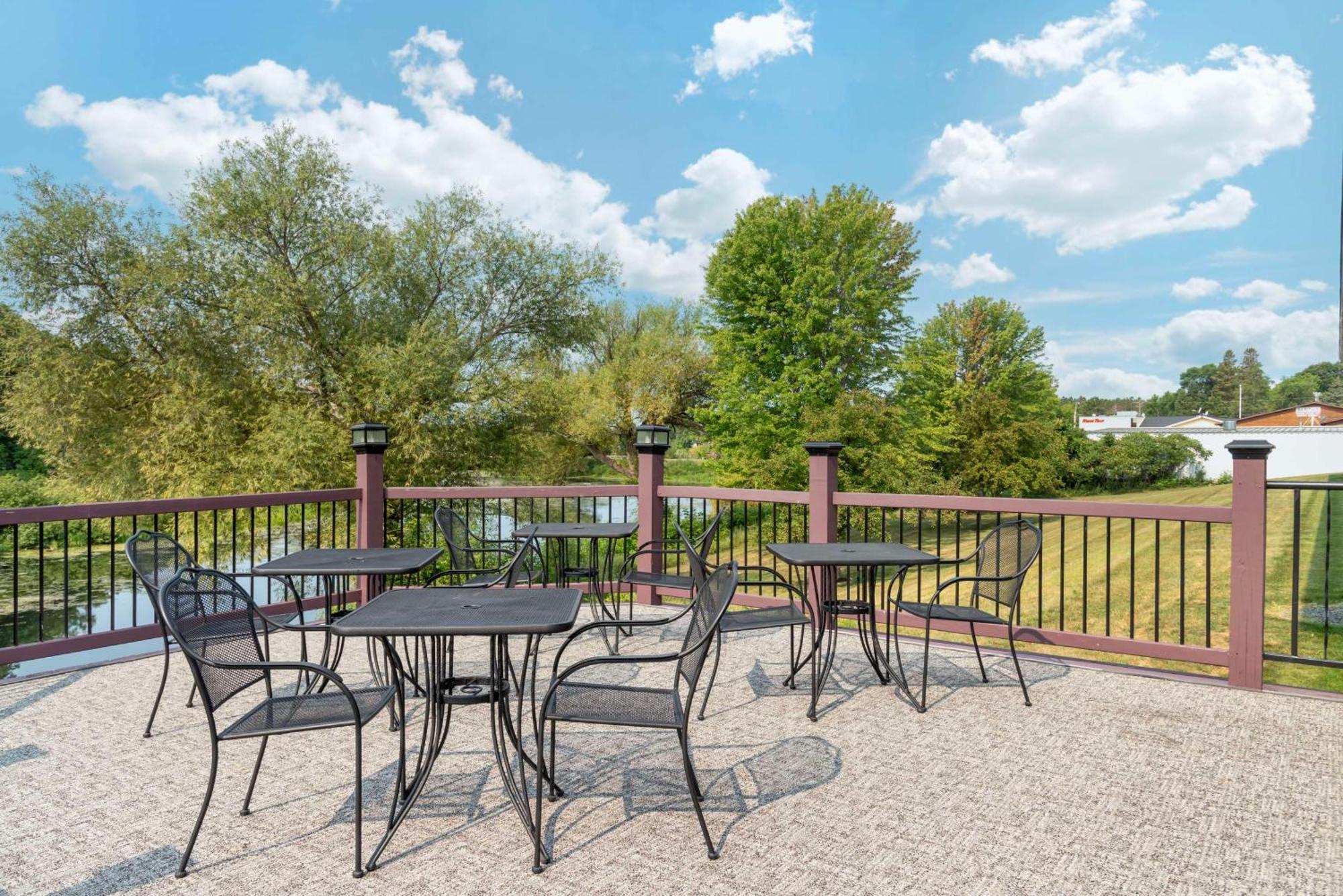 Best Western Spooner Riverplace Экстерьер фото